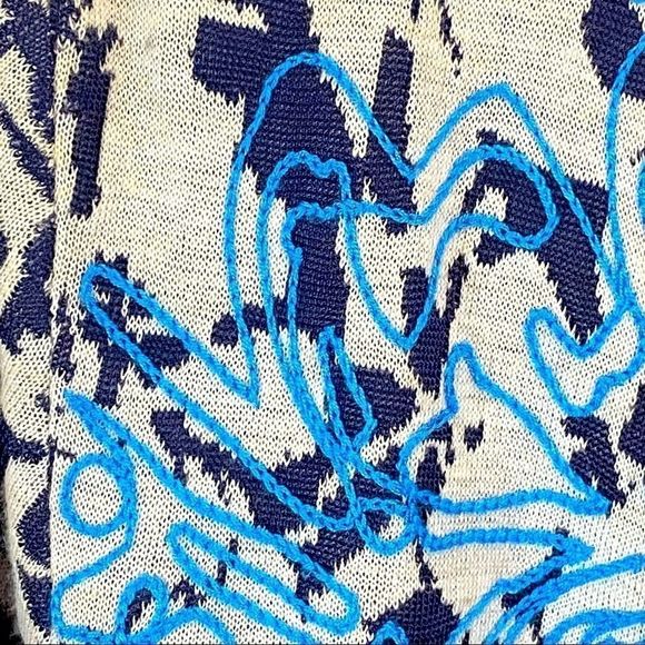 ZOZO embroidered light Navy and white shrug {D} - Picture 4 of 7